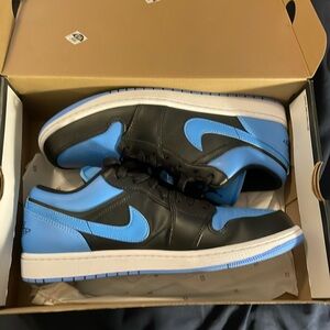 Air Jordan 1 Low University Blue Black Size 11.5, used 9/10 condition